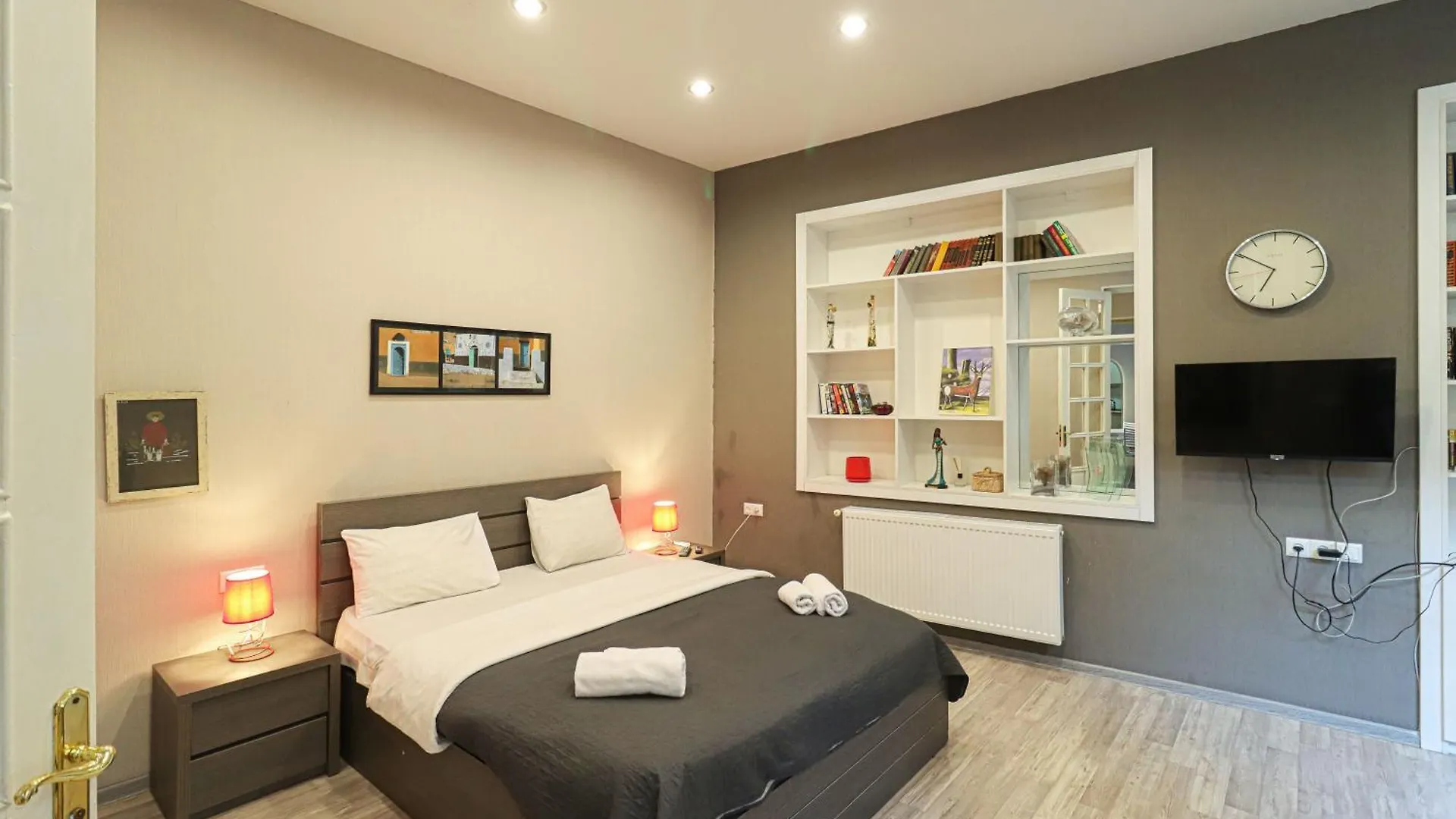 Central Tbilisi Apt Near Rustaveli Ave - By Wehost