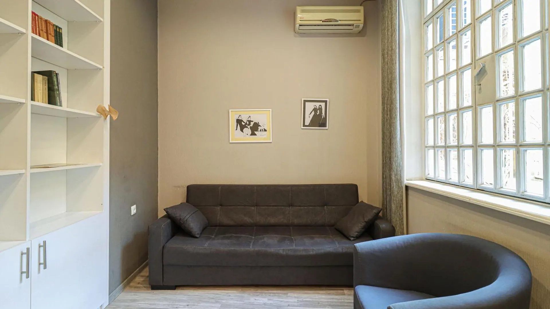 Central Tbilisi Apt Near Rustaveli Ave - By Wehost Gruzja