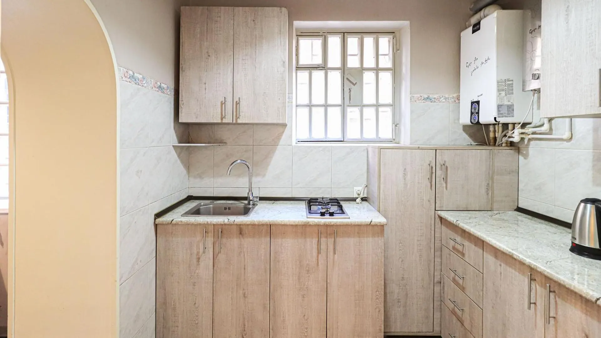 Central Tbilisi Apt Near Rustaveli Ave - By Wehost