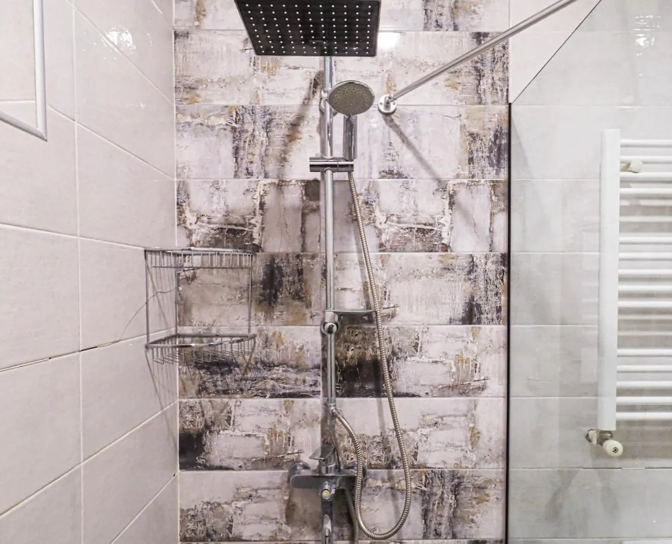 Central Tbilisi Apt Near Rustaveli Ave - By Wehost
